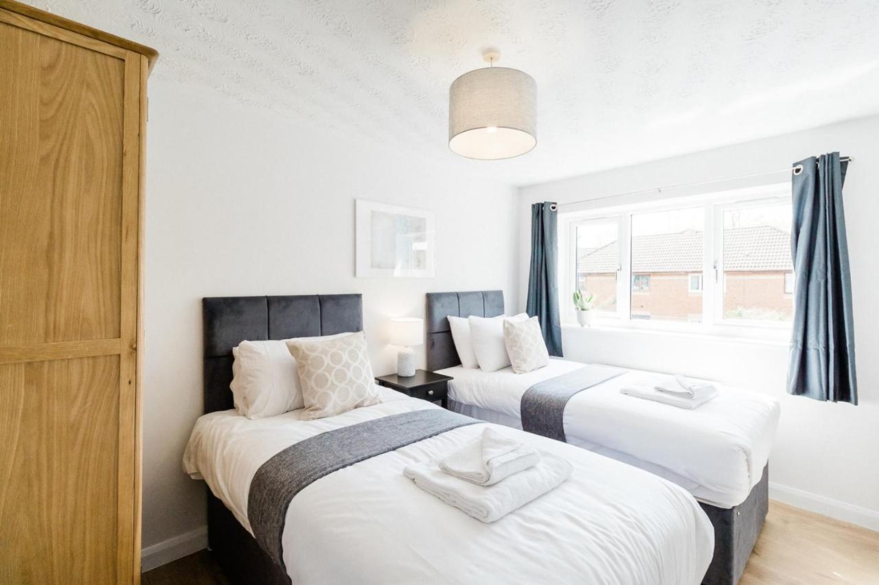 The Oval House By Silva Cmk Stylish House With Garden & Parking Eco-Serviced Accommodation Milton Keynes Exteriör bild