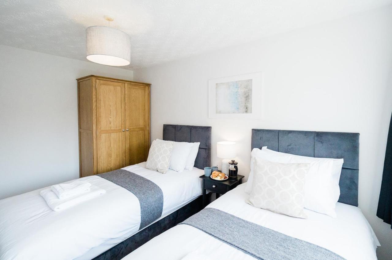 The Oval House By Silva Cmk Stylish House With Garden & Parking Eco-Serviced Accommodation Milton Keynes Exteriör bild
