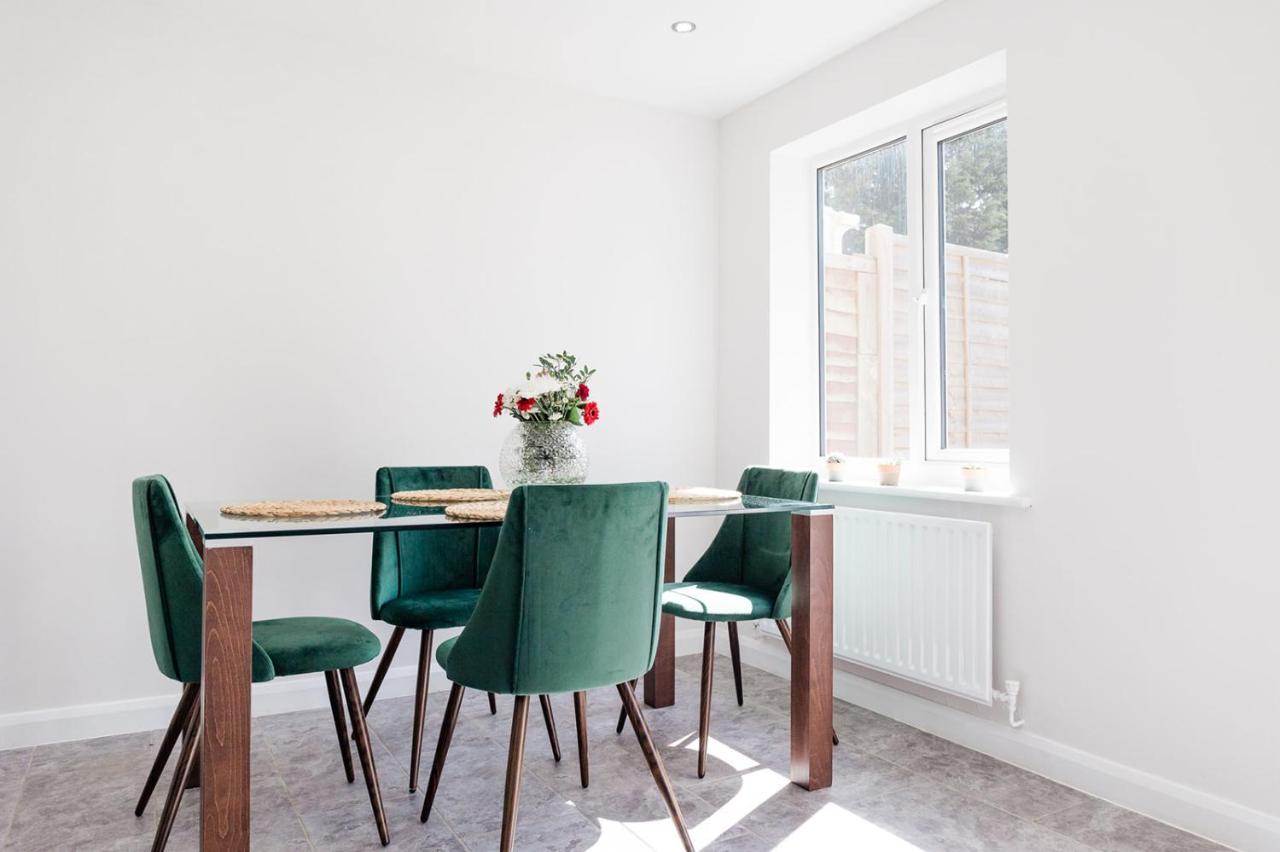 The Oval House By Silva Cmk Stylish House With Garden & Parking Eco-Serviced Accommodation Milton Keynes Exteriör bild